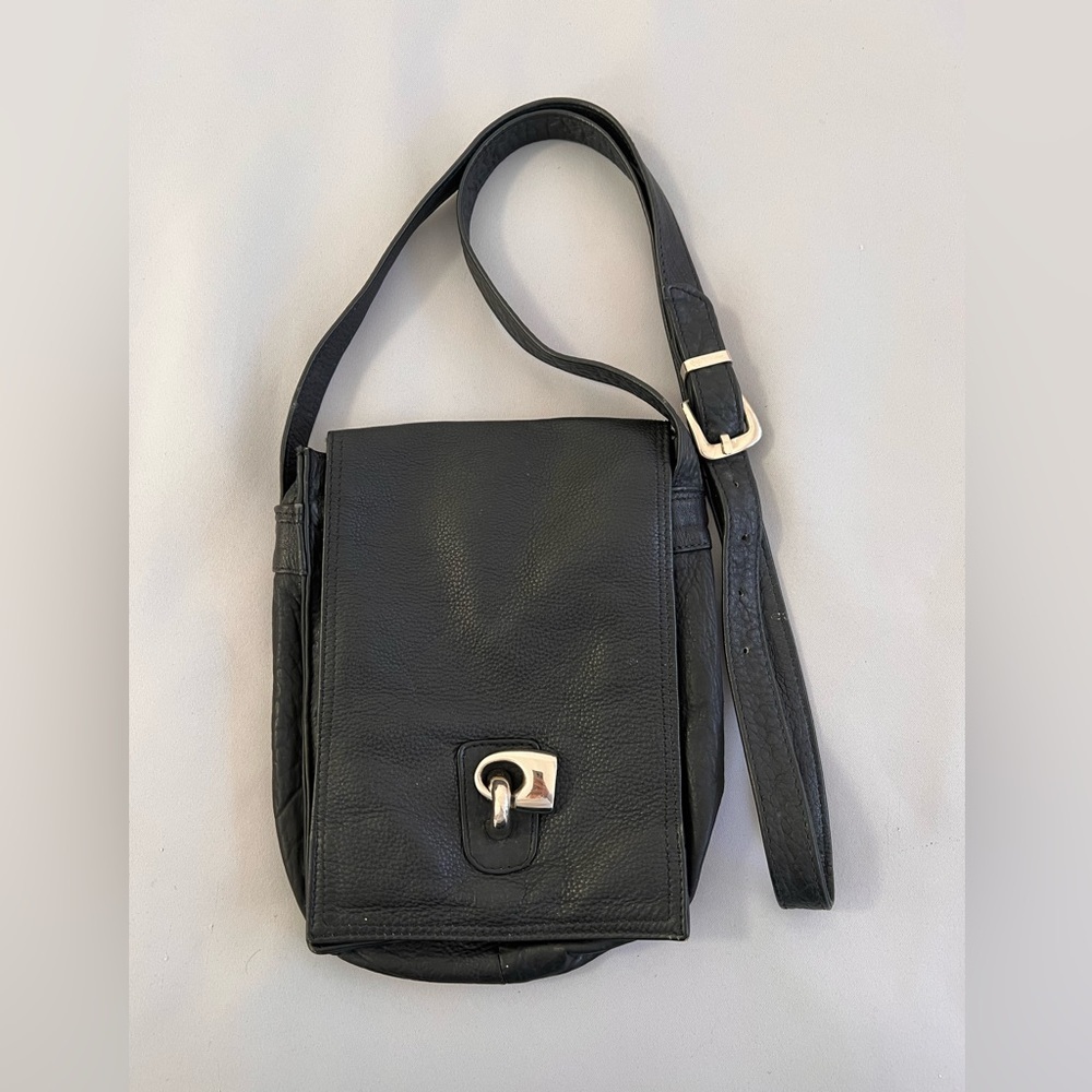Sorpresa! Black Leather Crossbody Shoulder Purse Bag Studded Boho